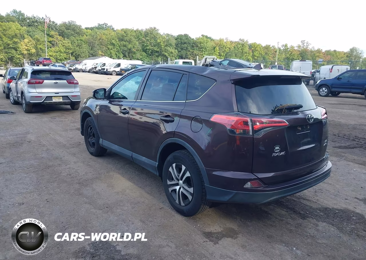 2018 Toyota Rav4 Le VIN:2T3BFREVXJW714067 - 3