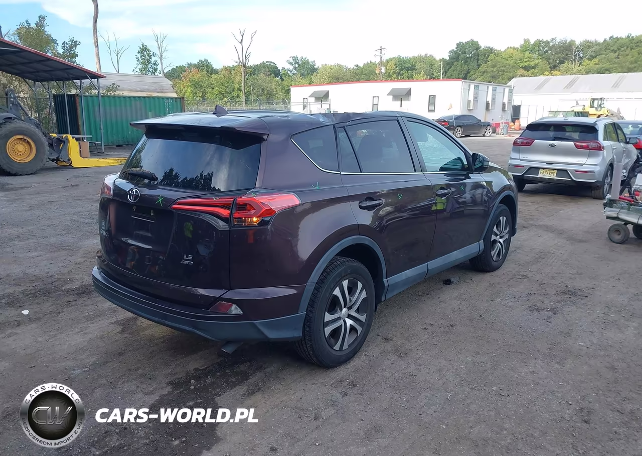 2018 Toyota Rav4 Le VIN:2T3BFREVXJW714067 - 4