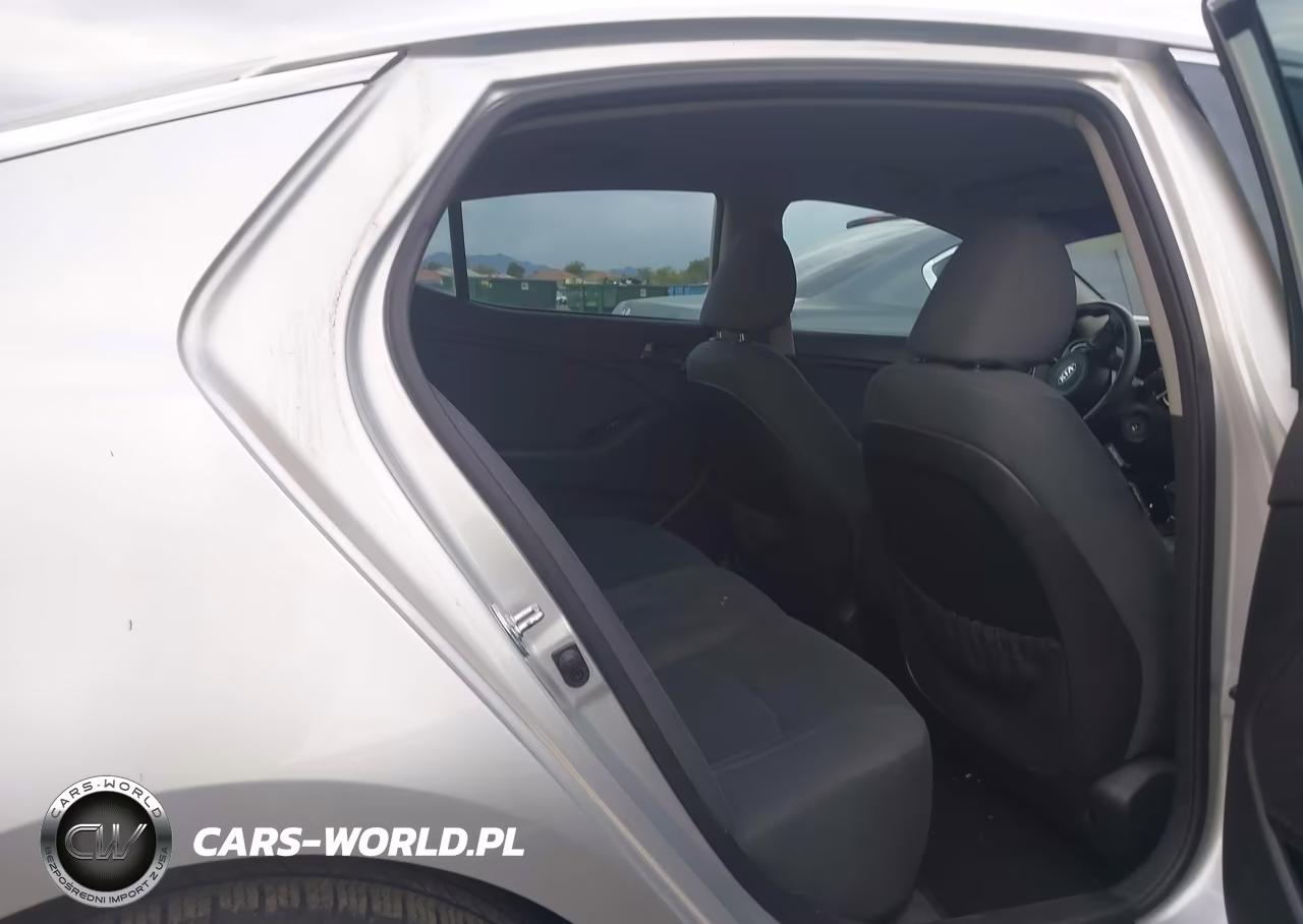 2015 Kia Optima Lx VIN:5XXGM4A79FG406209 - 8