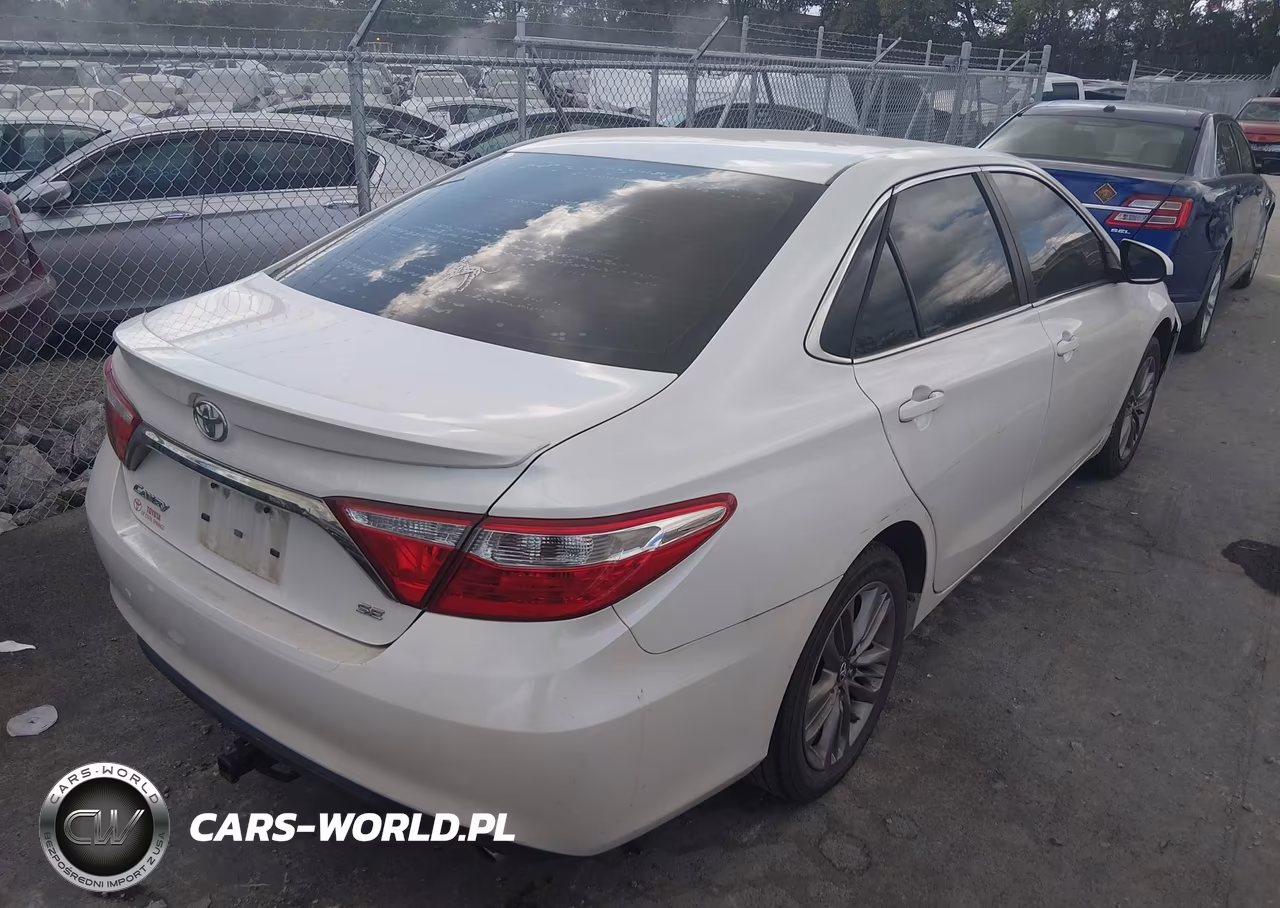 2017 Toyota Camry Se VIN:4T1BF1FK3HU450540 - 4