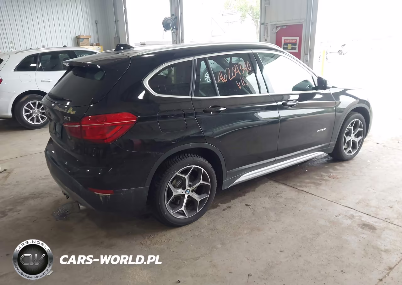 2018 BMW X1 xDrive28I VIN:WBXHT3C32J5K27697 - 4