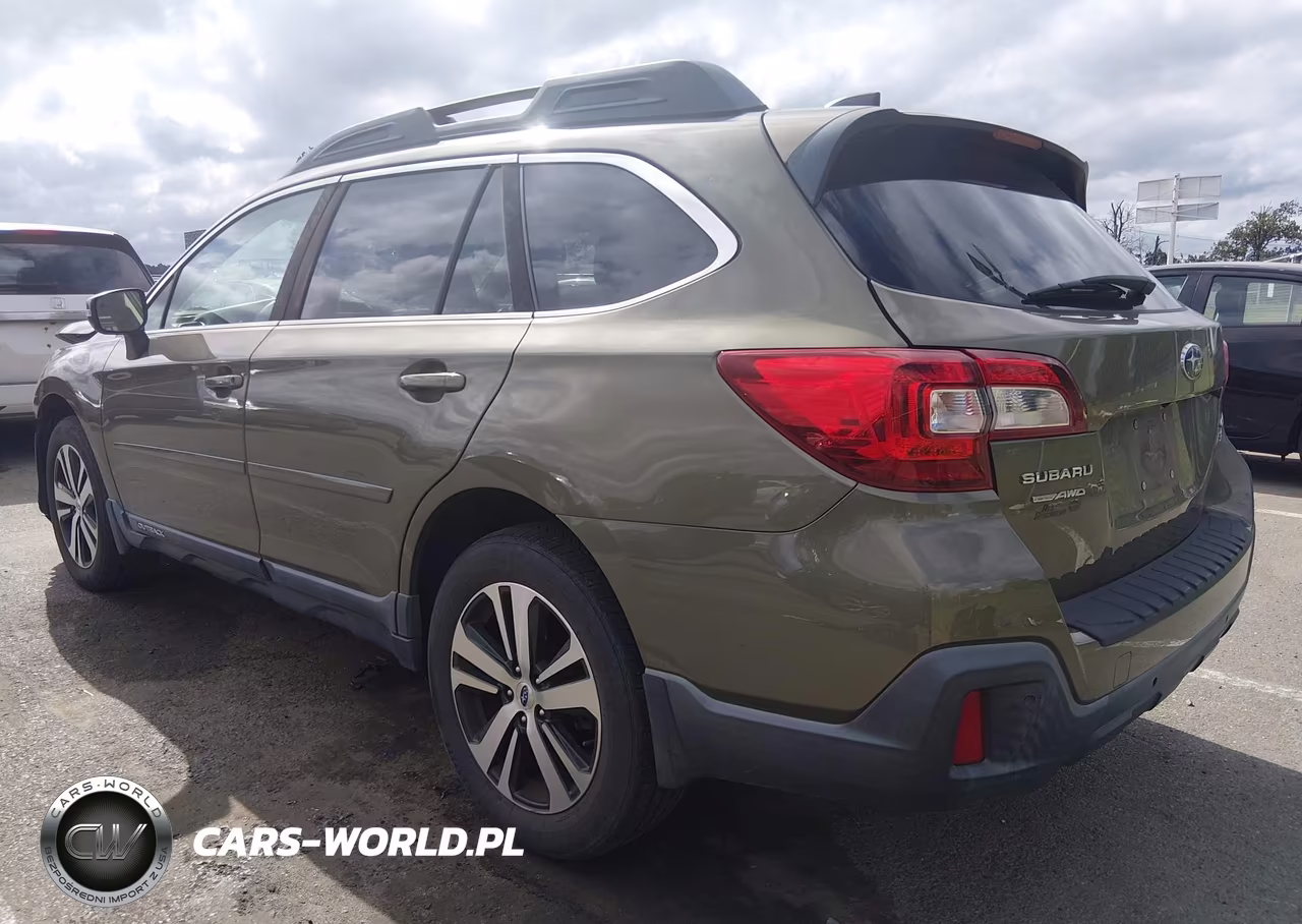 2018 Subaru Outback 3.6R Limited VIN:4S4BSENCXJ3324829 - 3