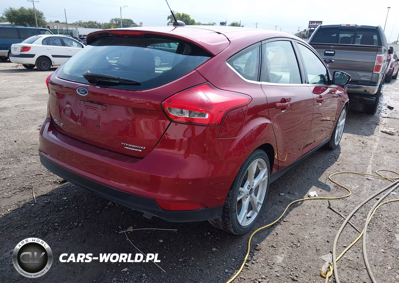 2016 Ford Focus Titanium VIN:1FADP3N25GL319126 - 4