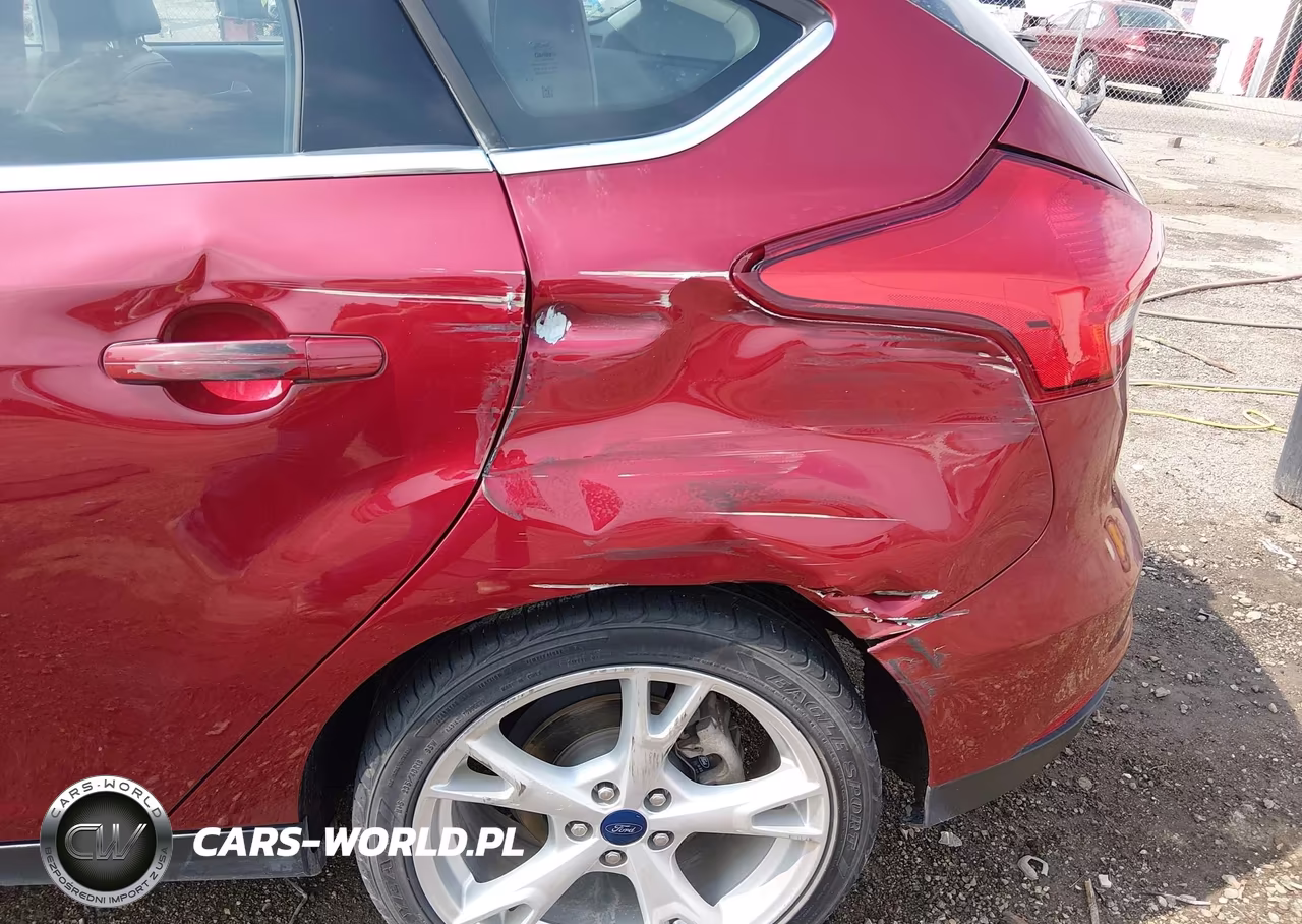2016 Ford Focus Titanium VIN:1FADP3N25GL319126 - 6