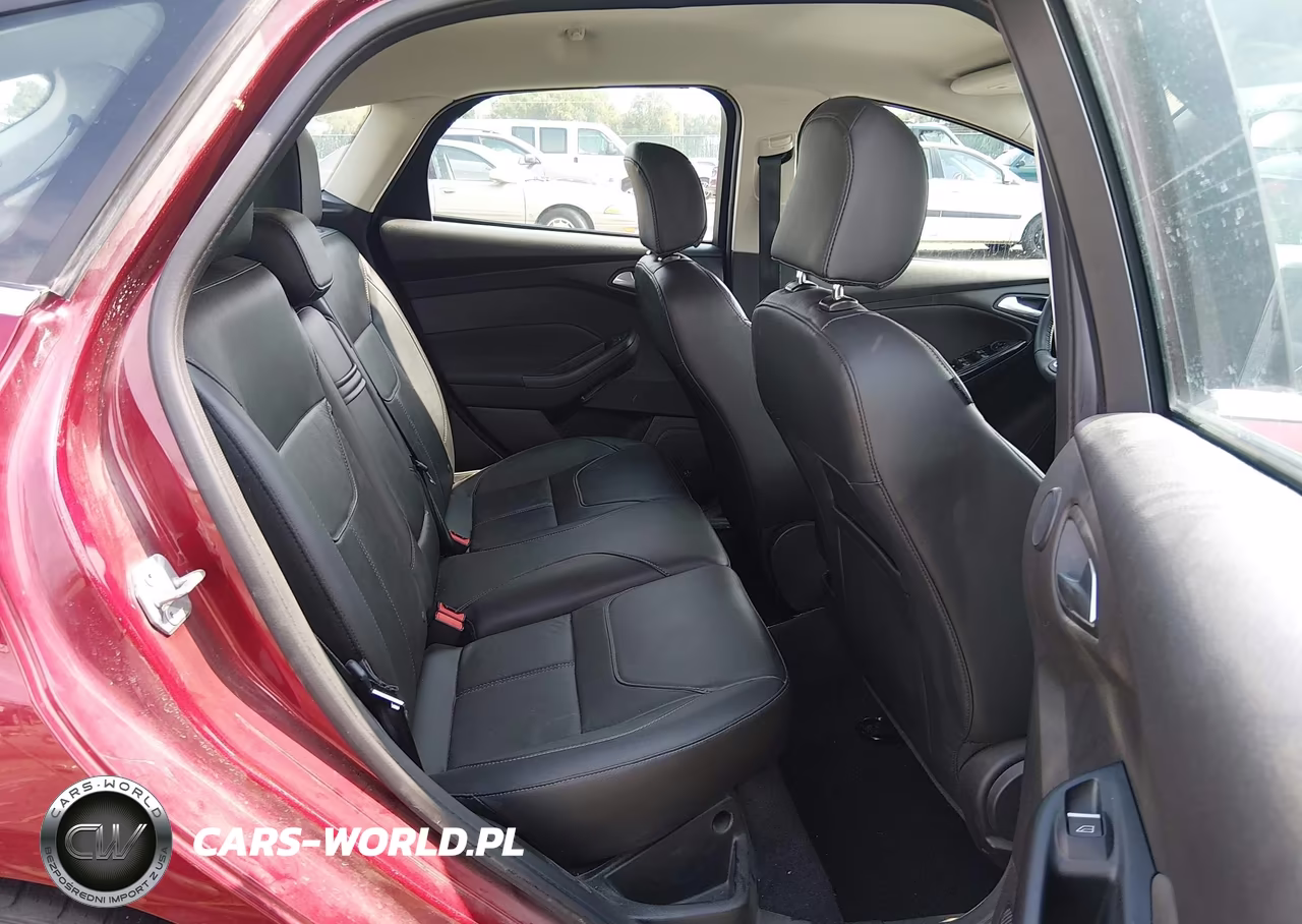 2016 Ford Focus Titanium VIN:1FADP3N25GL319126 - 8