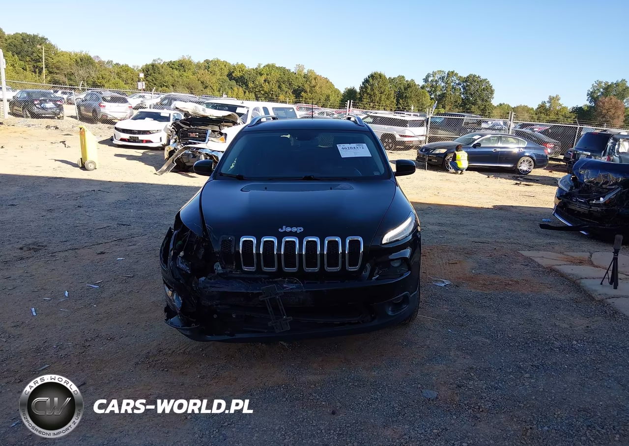 2018 Jeep Cherokee Latitude Plus 4X4 VIN:1C4PJMLX3JD586523 - 12