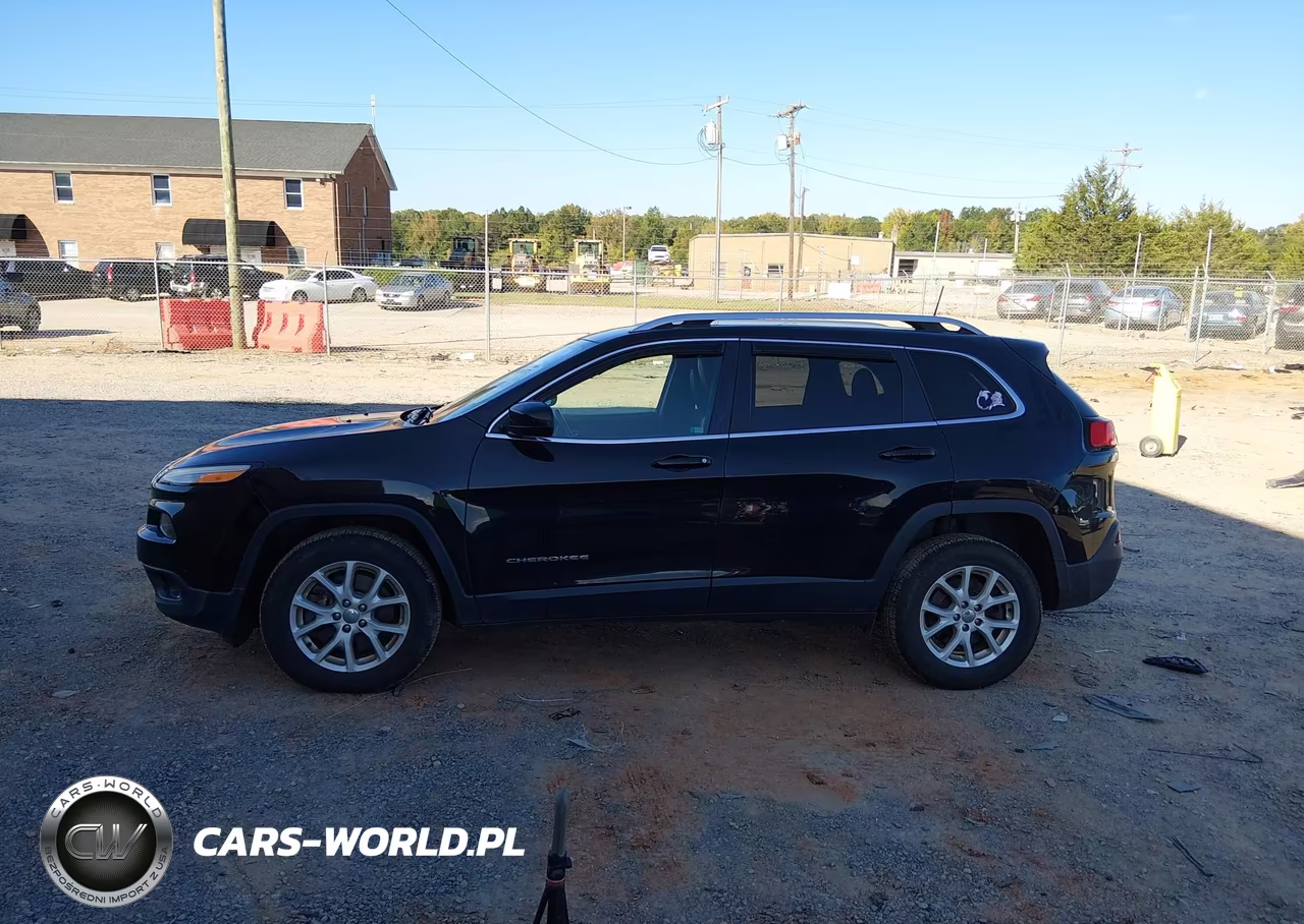 2018 Jeep Cherokee Latitude Plus 4X4 VIN:1C4PJMLX3JD586523 - 14