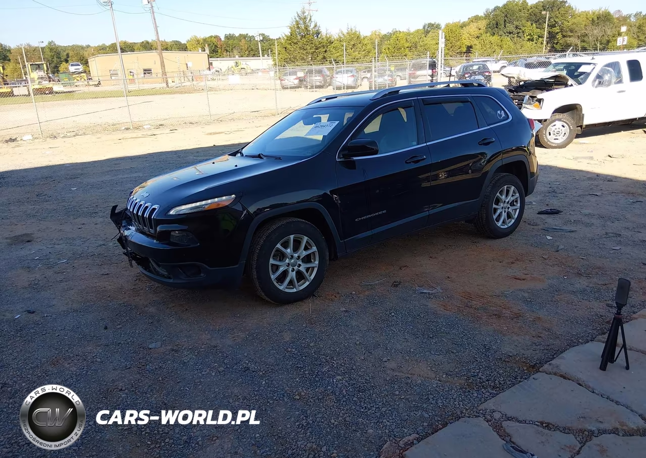 2018 Jeep Cherokee Latitude Plus 4X4 VIN:1C4PJMLX3JD586523 - 2