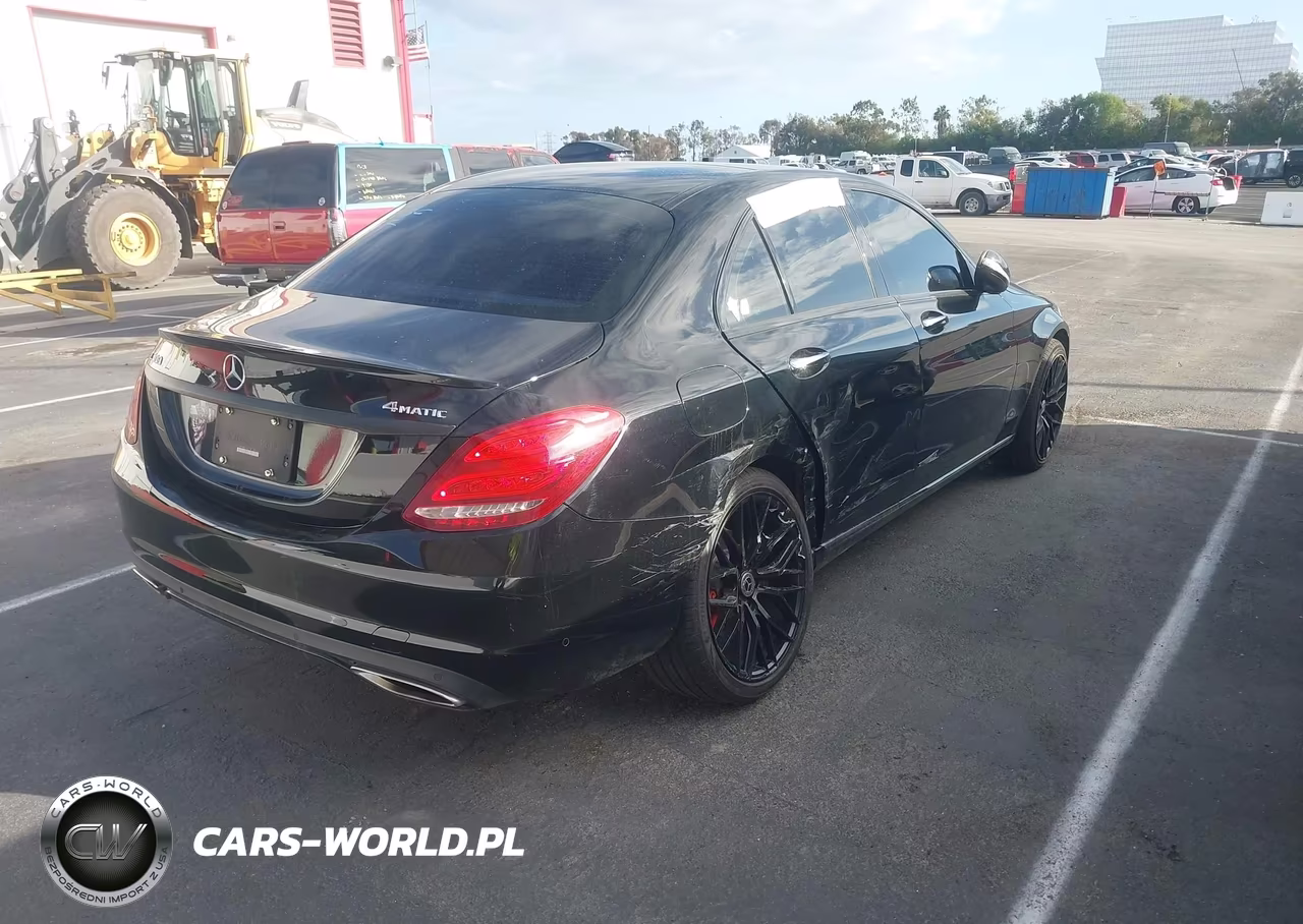 2015 Mercedes-Benz C 300 4Matic VIN:55SWF4KB8FU065718 - 4