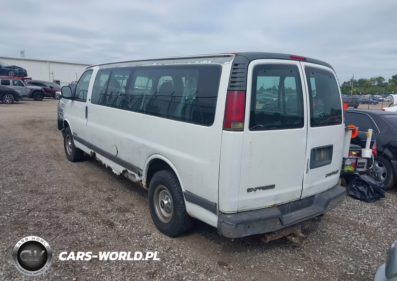 2002 Chevrolet Express VIN:1GAHG39R121171718 - 3
