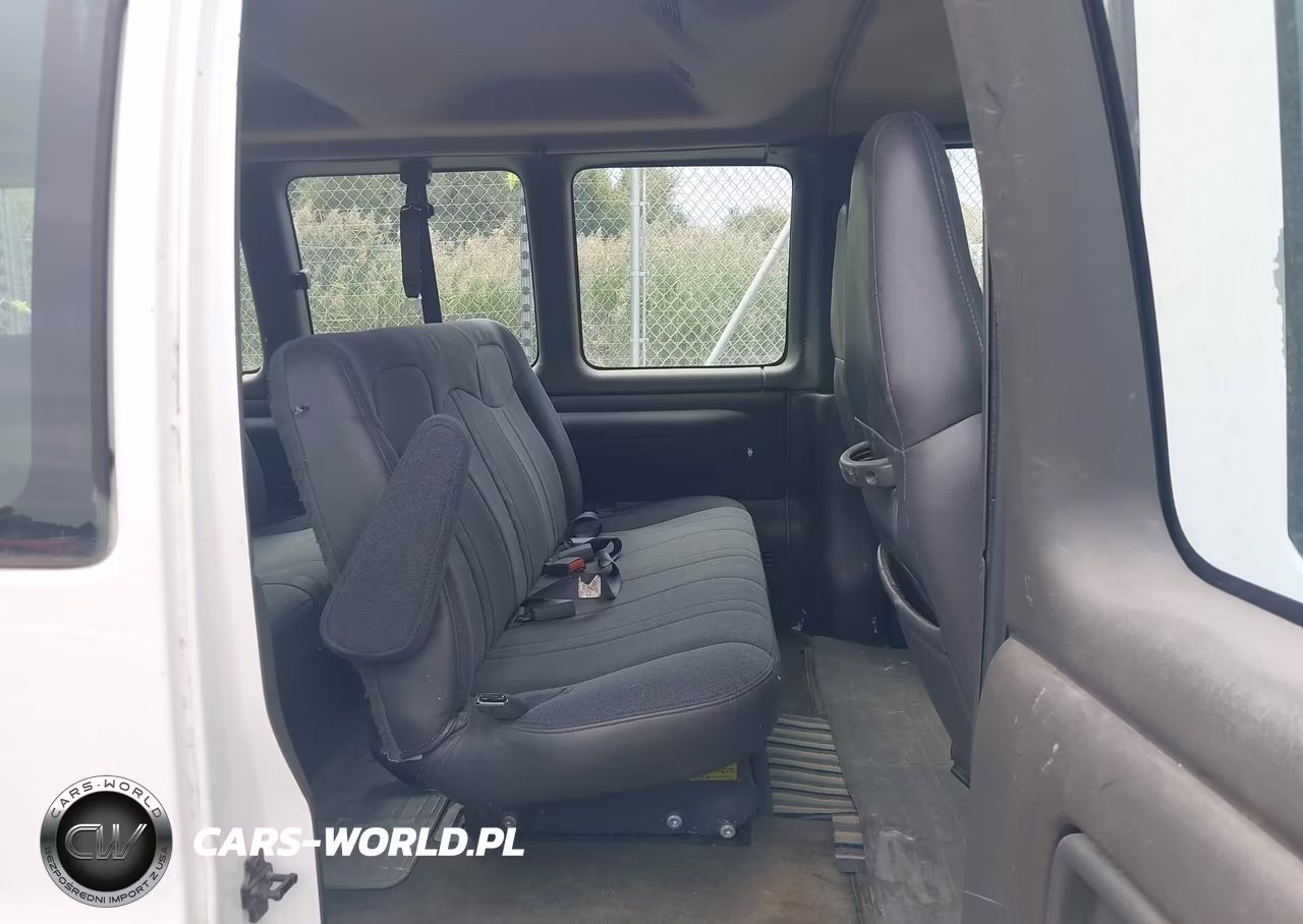 2002 Chevrolet Express VIN:1GAHG39R121171718 - 8
