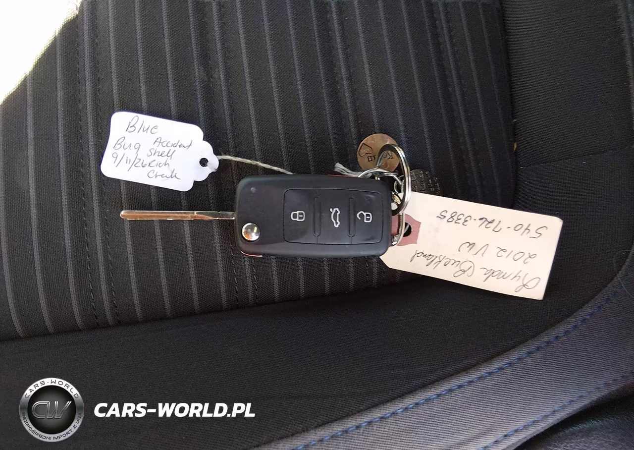 2012 Volkswagen Beetle 2.0T Turbo VIN:3VWVA7ATXCM615447 - 11