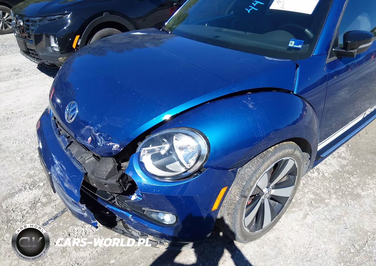 2012 Volkswagen Beetle 2.0T Turbo VIN:3VWVA7ATXCM615447 - 17