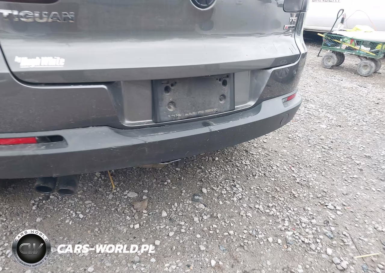2016 Volkswagen Tiguan S VIN:WVGBV7AX2GW604540 - 13