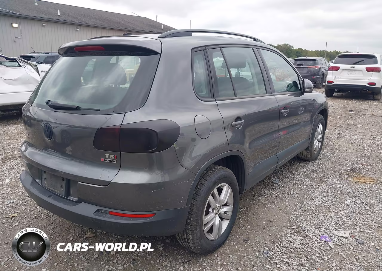 2016 Volkswagen Tiguan S VIN:WVGBV7AX2GW604540 - 4