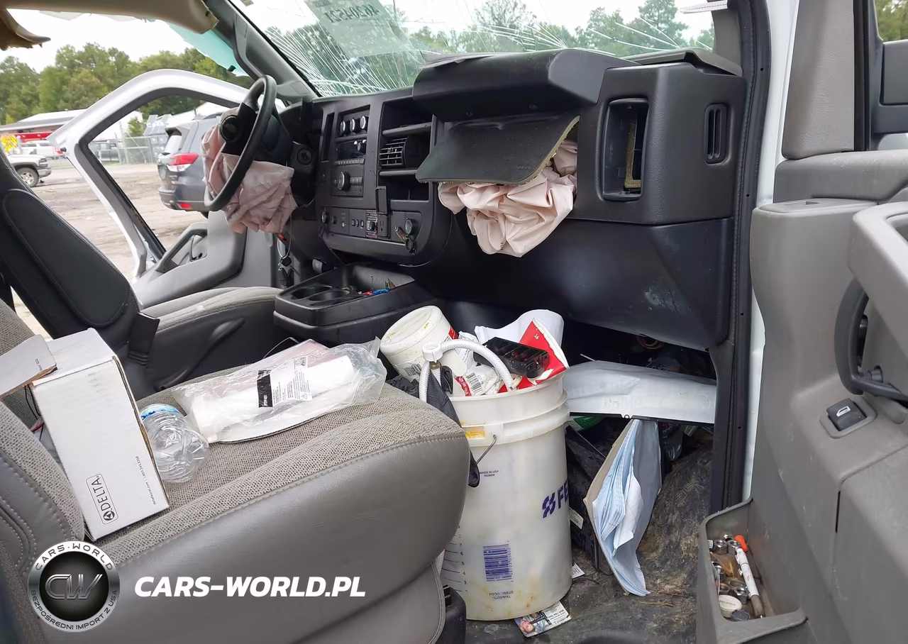 2025 Chevrolet Cargo Express Rwd 2500 Regular Wheelbase Wt VIN:1GCWGAF79S1117962 - 5