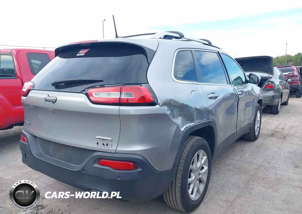 2017 Jeep Cherokee Latitude 4X4 VIN:1C4PJMCB5HW606791 - 4