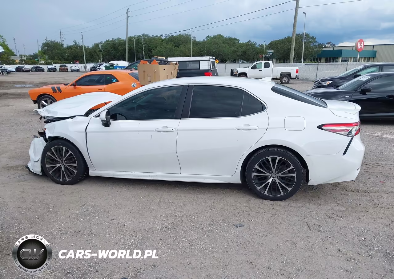 2019 Toyota Camry Se VIN:4T1B11HK8KU739495 - 14
