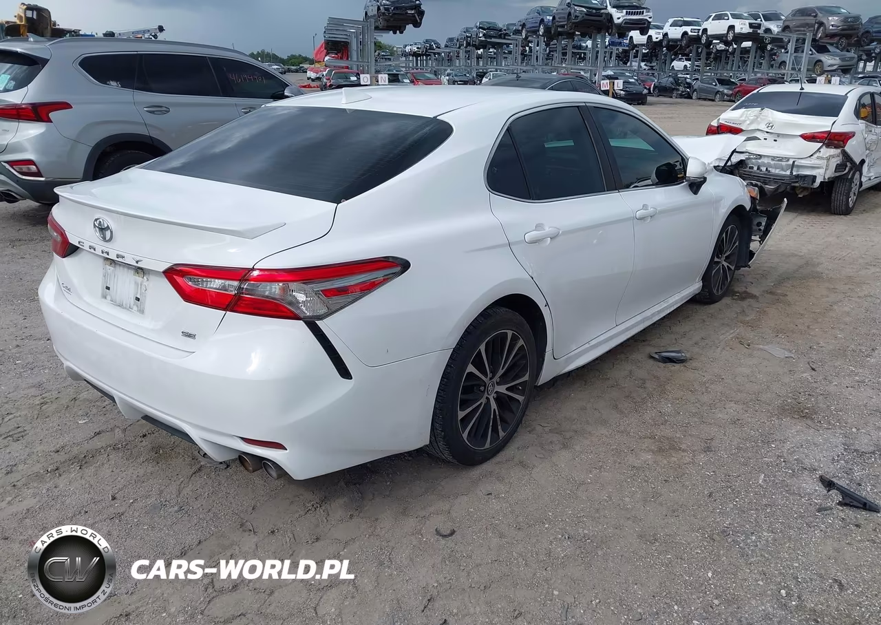 2019 Toyota Camry Se VIN:4T1B11HK8KU739495 - 4