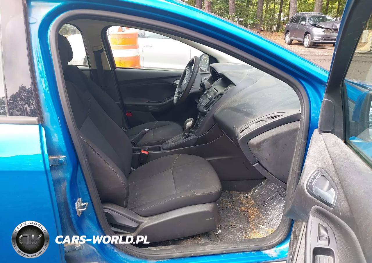 2015 Ford Focus Se VIN:1FADP3K2XFL318007 - 5