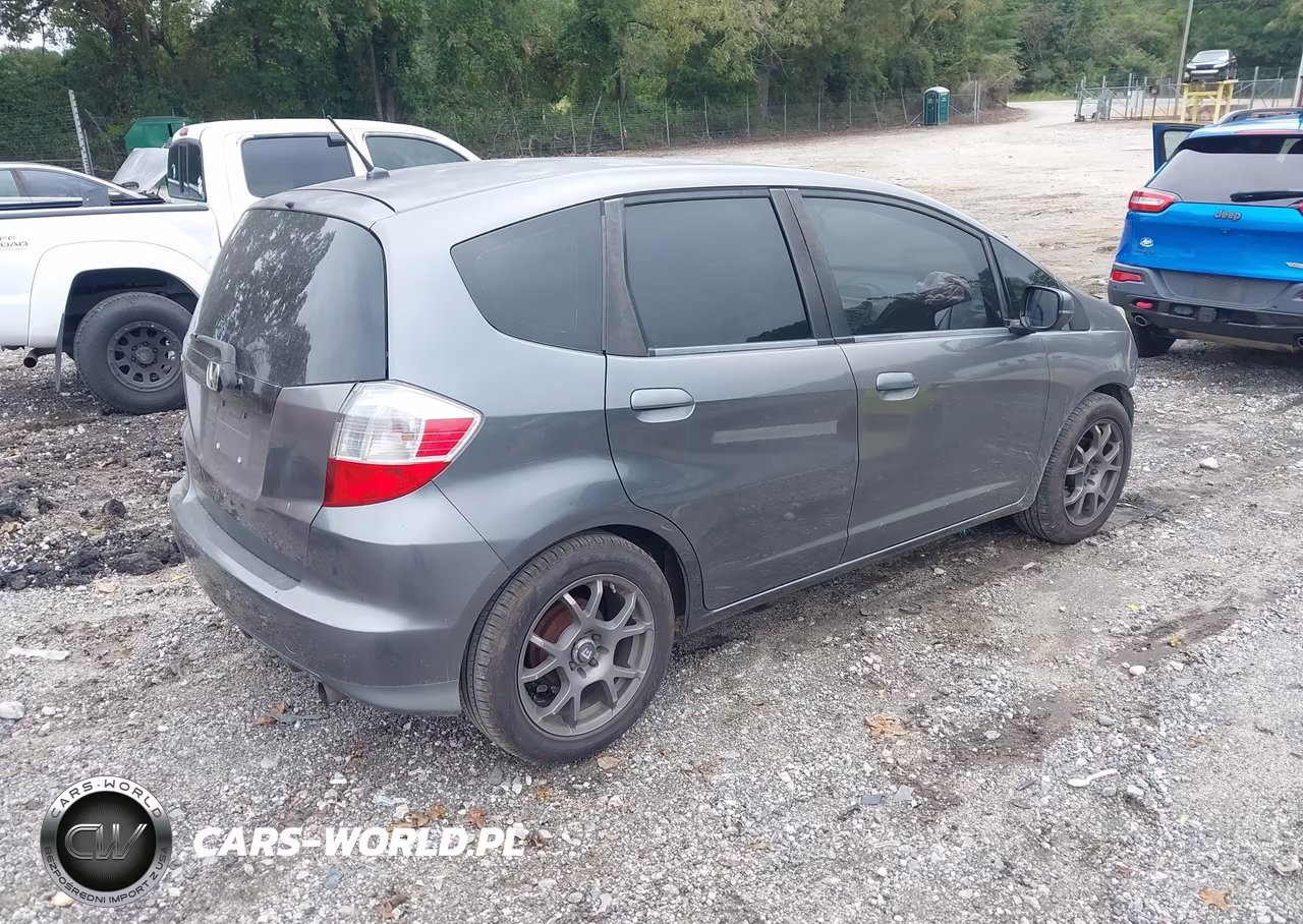2012 Honda Fit VIN:JHMGE8G39CC000174 - 4