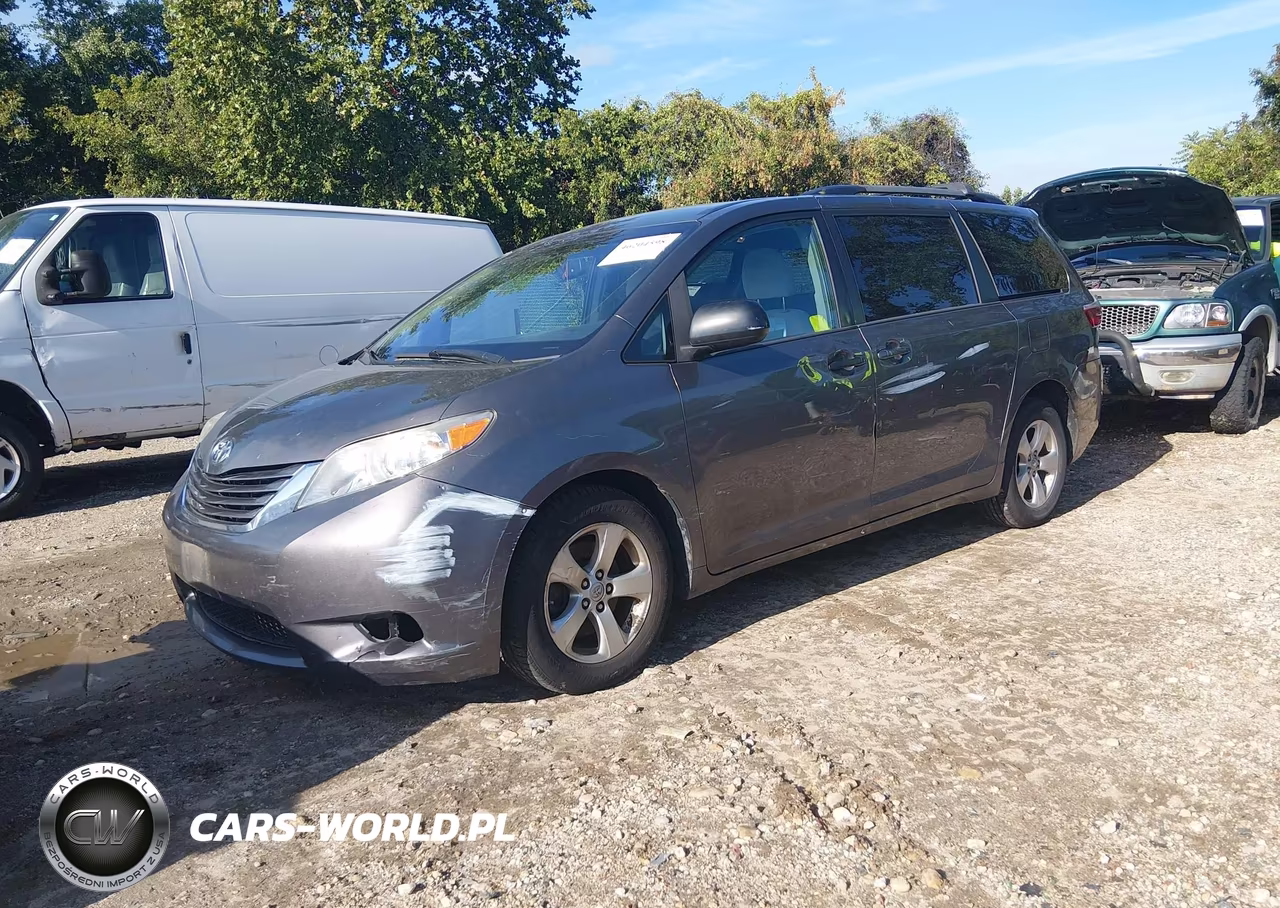 2016 Toyota Sienna Le VIN:5TDKK3DC3GS744529 - 2
