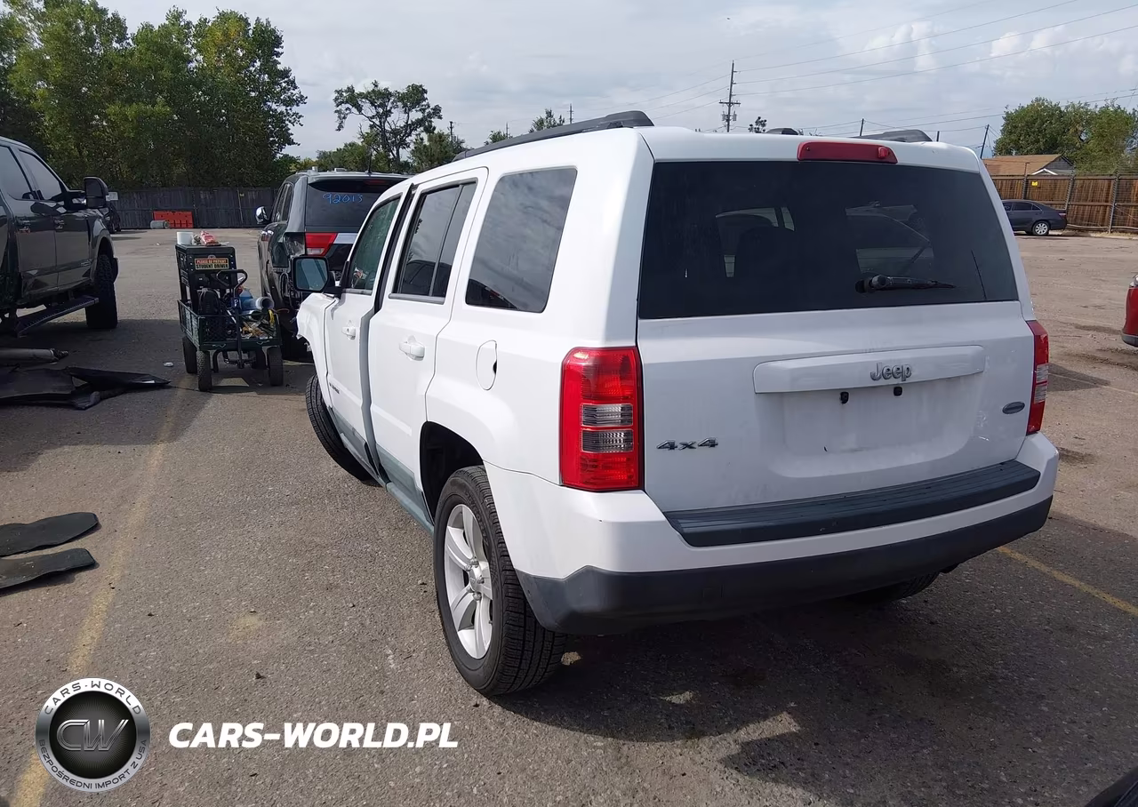 2011 Jeep Patriot Sport VIN:1J4NF1GBXBD174018 - 3