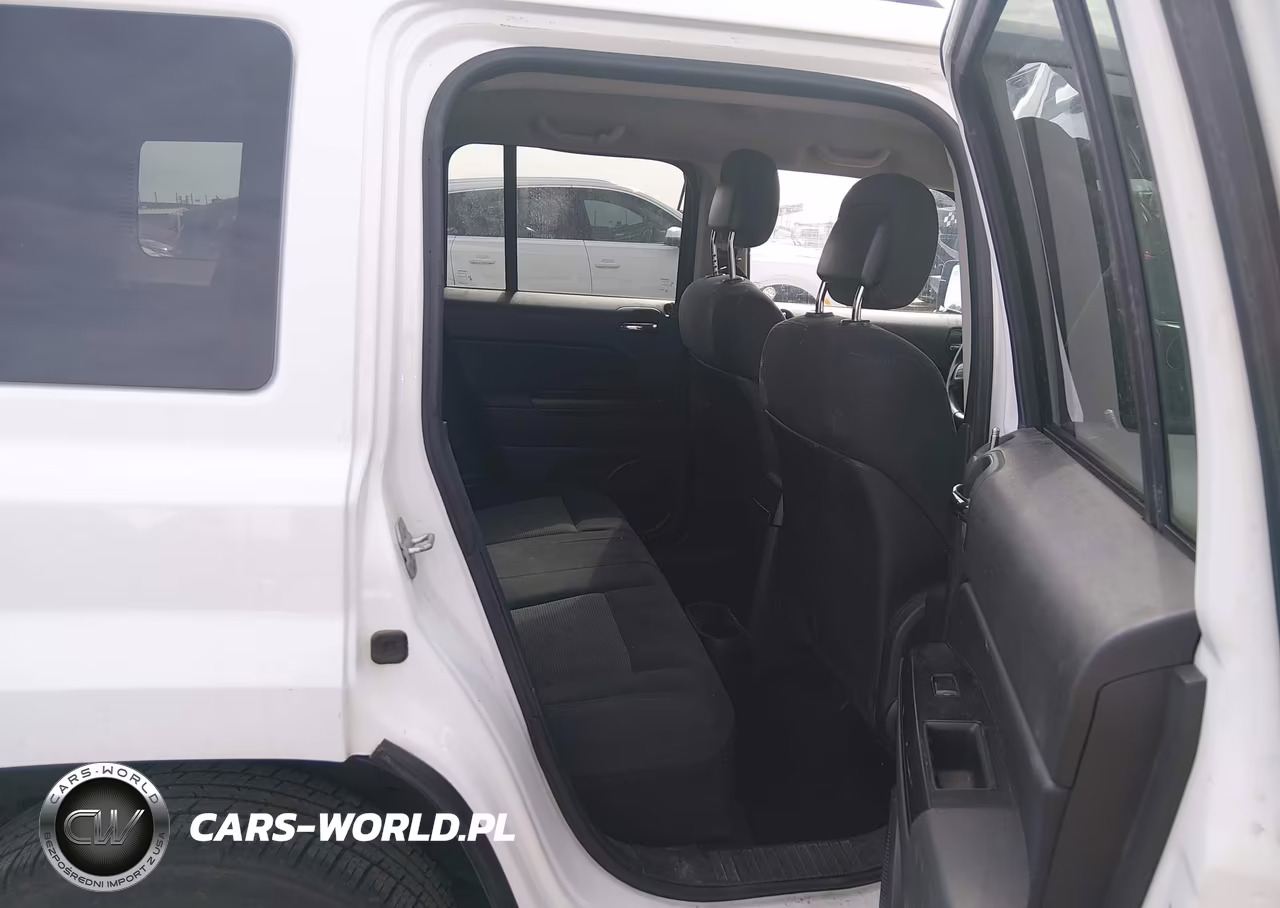 2011 Jeep Patriot Sport VIN:1J4NF1GBXBD174018 - 8