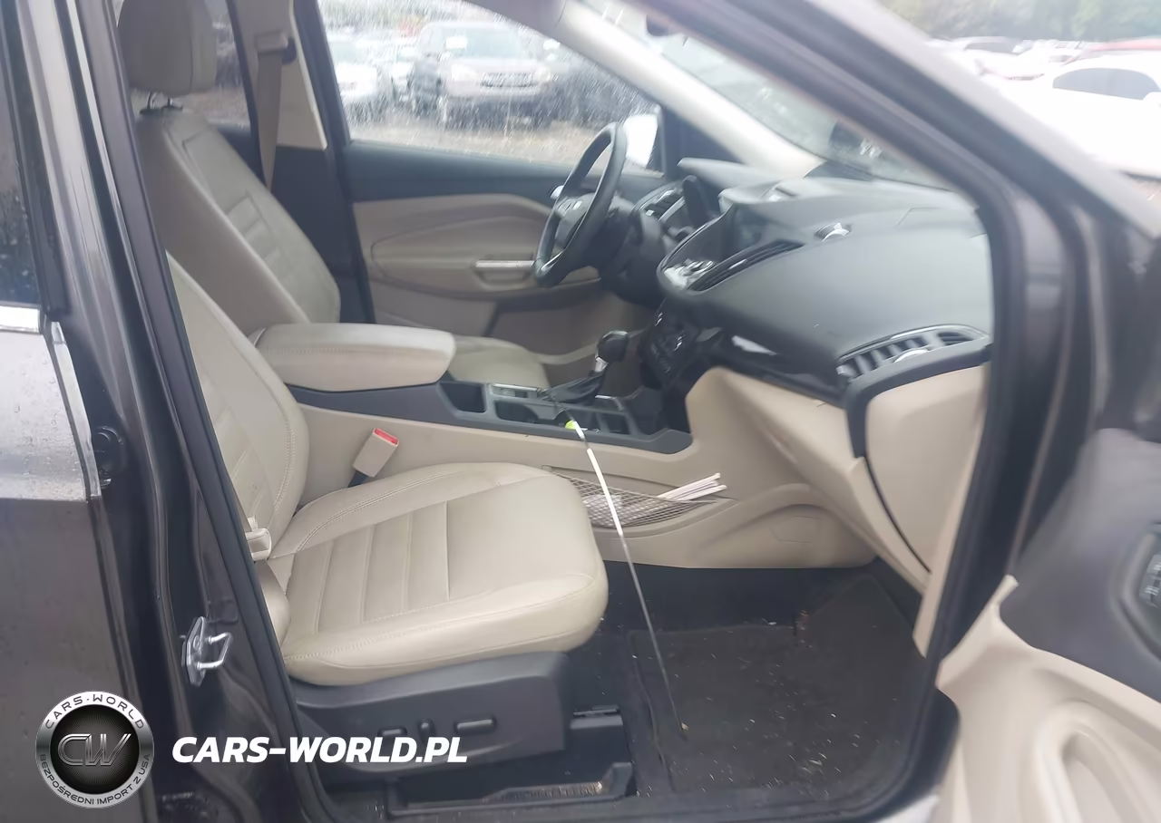 2017 Ford Escape Titanium VIN:1FMCU9J99HUC30770 - 5
