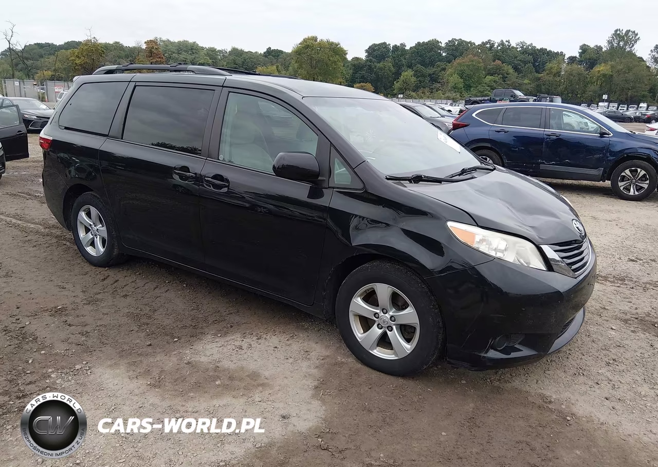 2016 Toyota Sienna Le 8 Passenger
