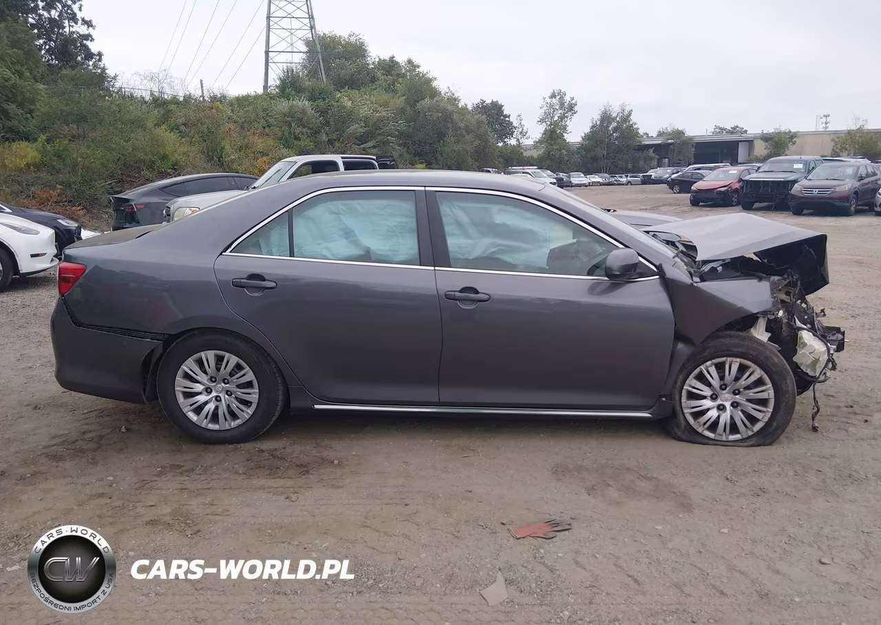 2014 Toyota Camry Le VIN:4T4BF1FK5ER412616 - 13
