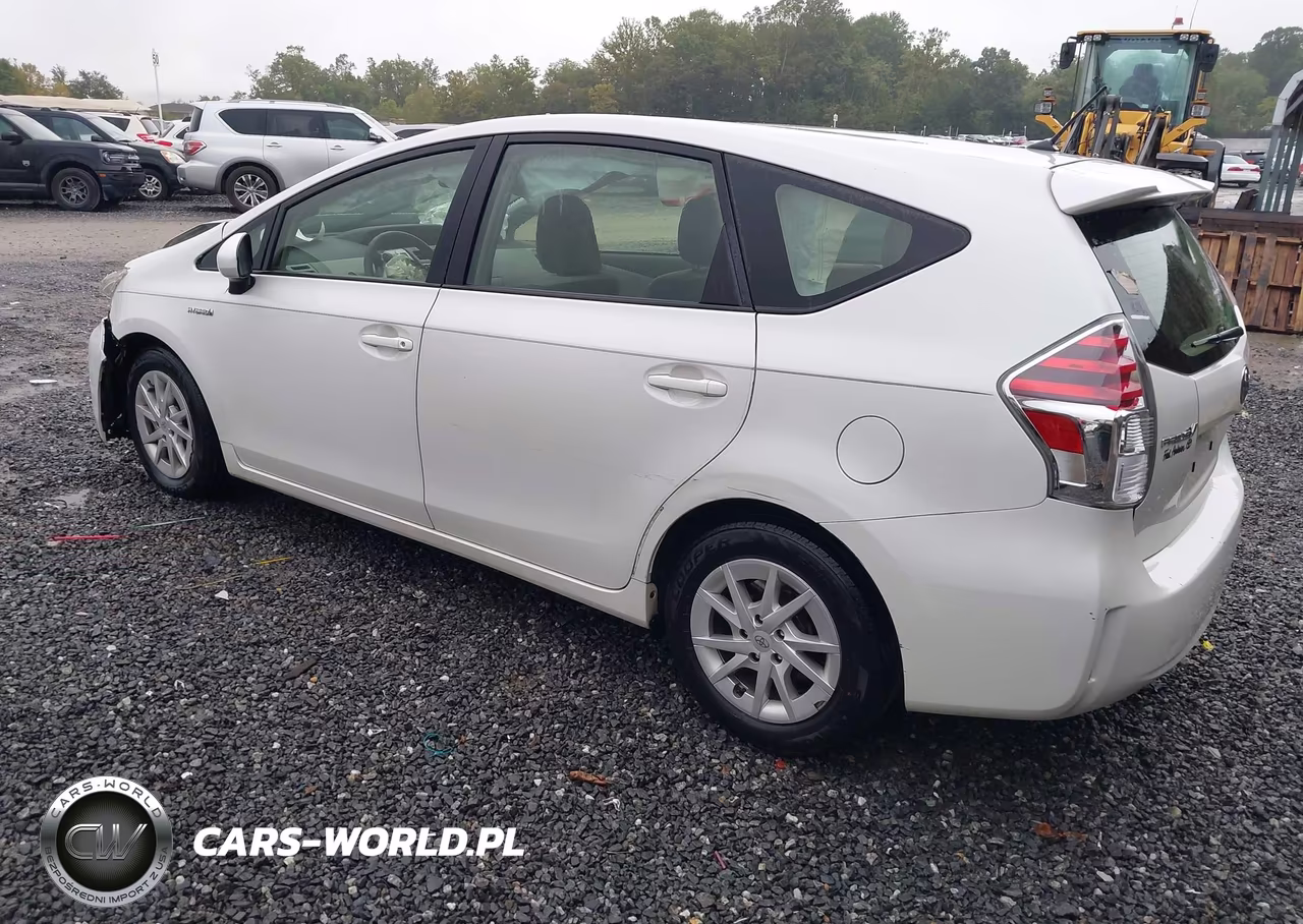 2015 Toyota Prius V Two VIN:JTDZN3EU1FJ018063 - 3