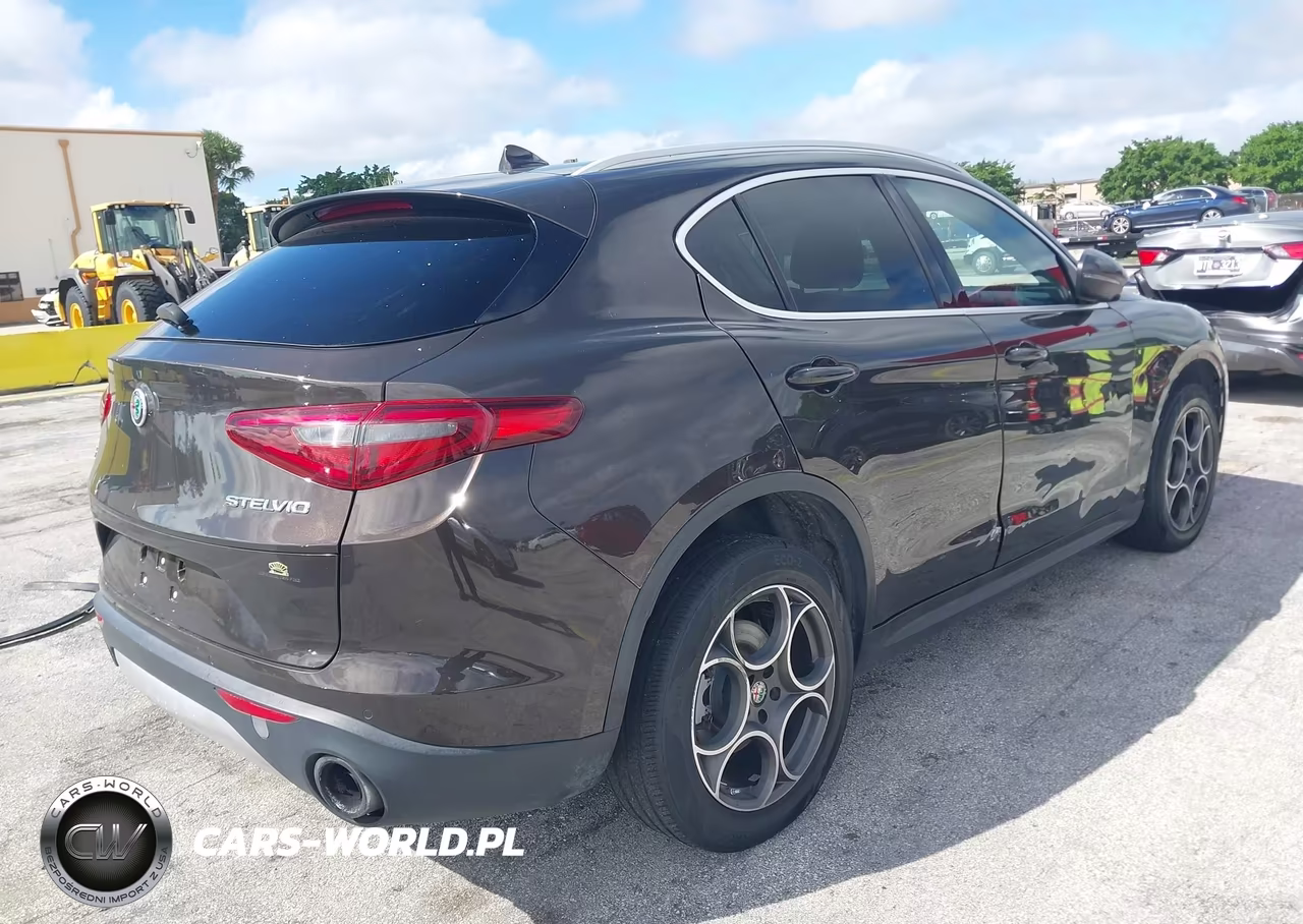 2018 Alfa Romeo Stelvio Ti Awd VIN:ZASFAKBN3J7B80358 - 4
