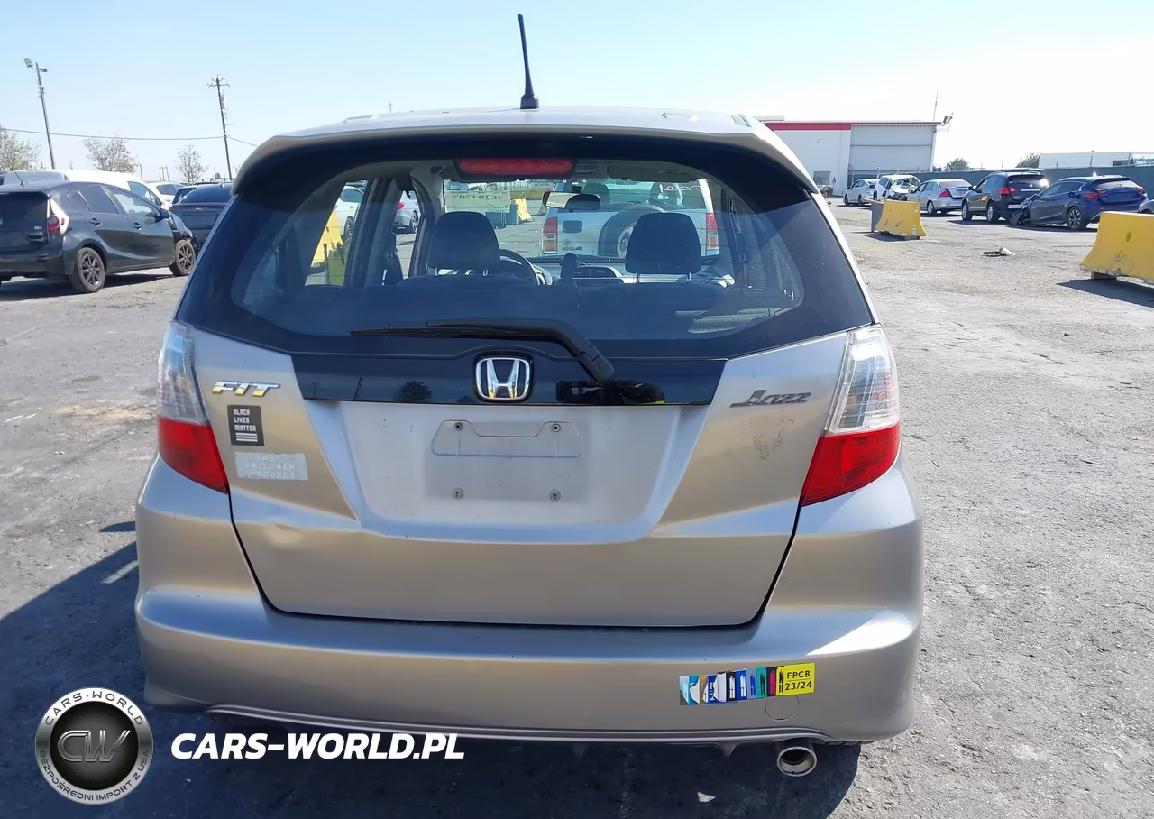 2010 Honda Fit Sport VIN:JHMGE8H41AS016329 - 18