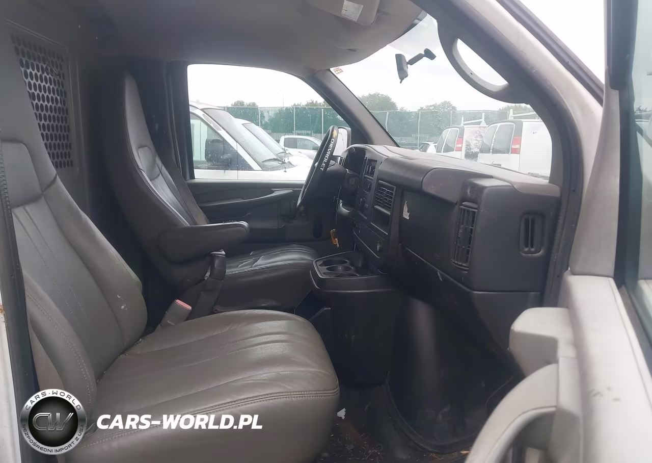 2011 Chevrolet Express 2500 Work Van VIN:1GCWGGFA2B1109619 - 5