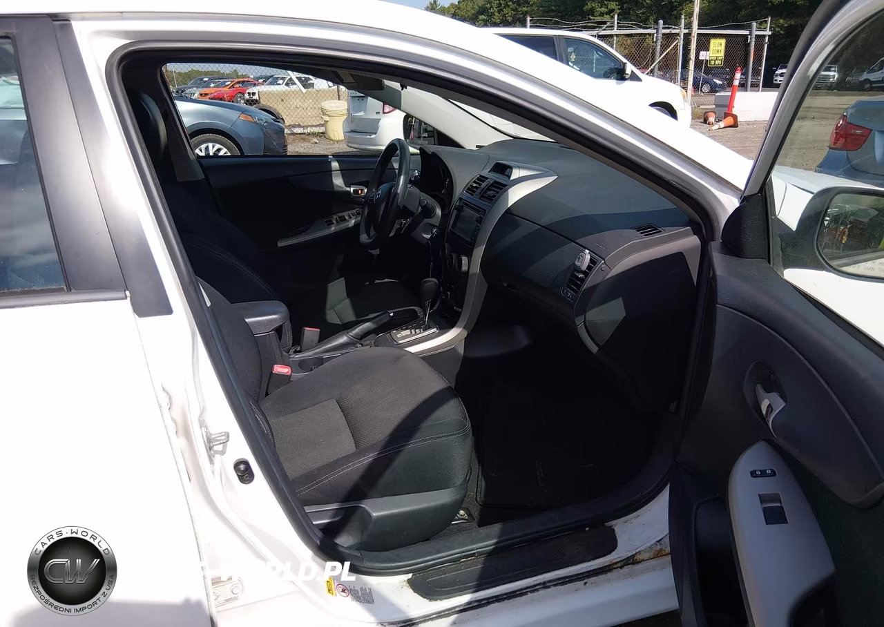 2012 Toyota Corolla S VIN:2T1BU4EE1CC847418 - 5