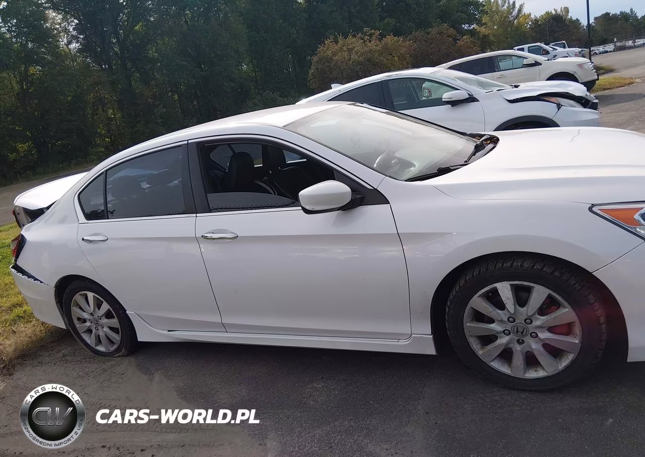 2017 Honda Accord Sport VIN:1HGCR2F55HA014758 - 13
