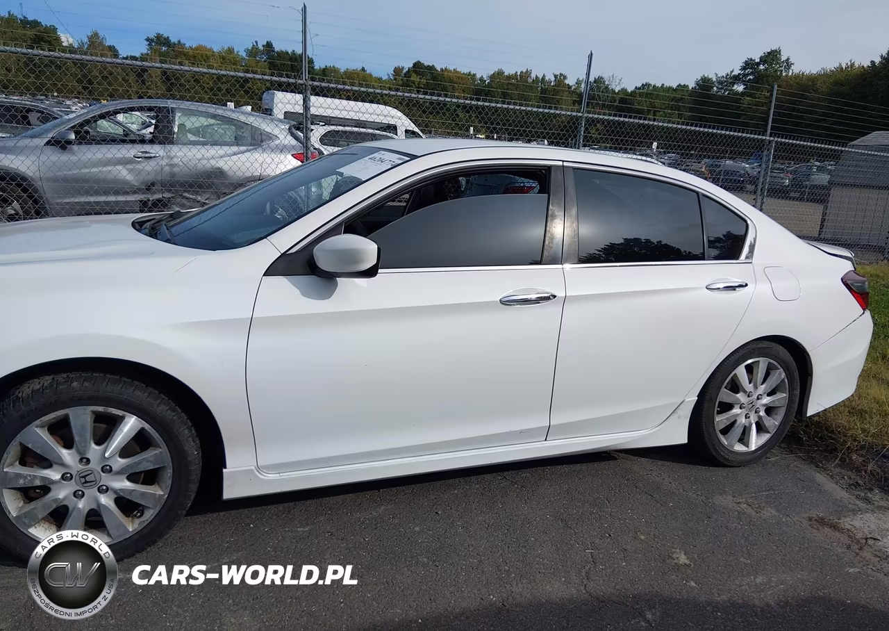 2017 Honda Accord Sport VIN:1HGCR2F55HA014758 - 14