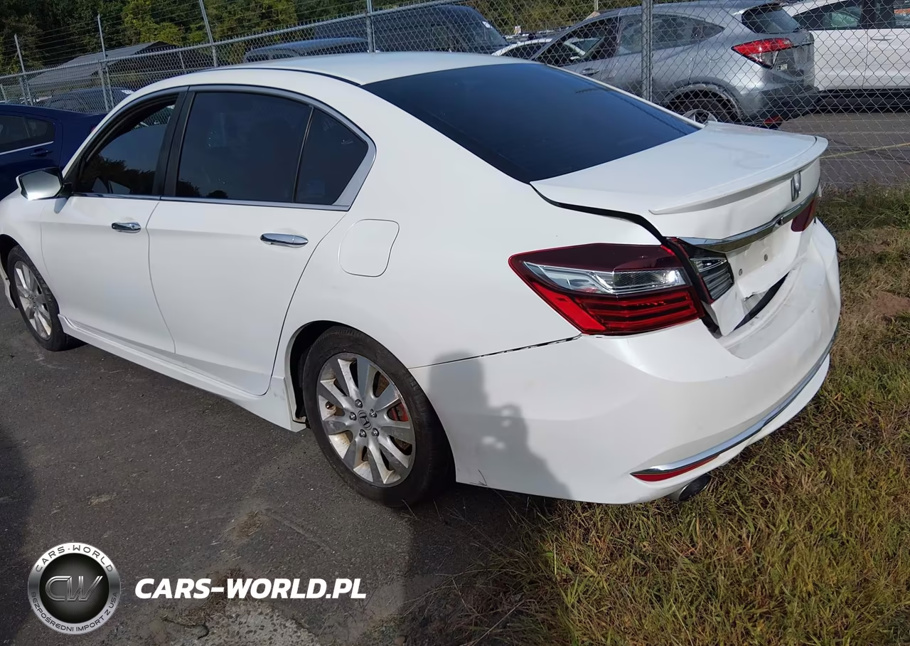 2017 Honda Accord Sport VIN:1HGCR2F55HA014758 - 3