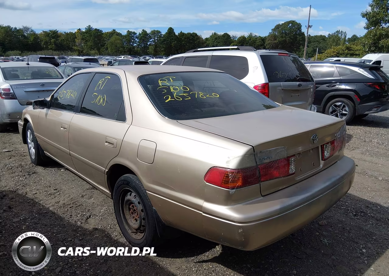 2001 Toyota Camry Le VIN:JT2BG22K310561947 - 3