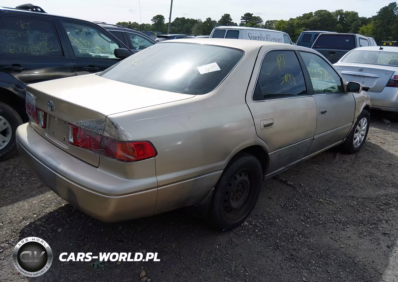 2001 Toyota Camry Le VIN:JT2BG22K310561947 - 4