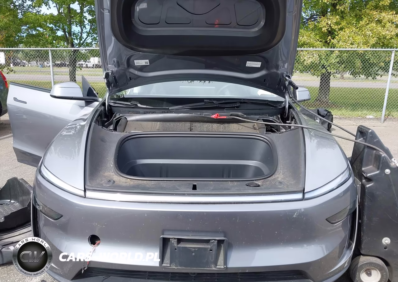 2026 Tesla Model Y VIN:7SAYGDEEXTF340193 - 11