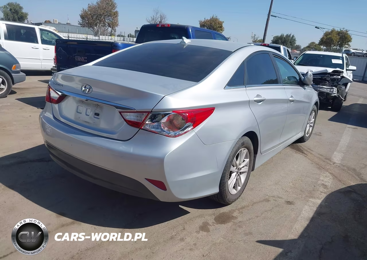 2014 Hyundai Sonata Gls VIN:5NPEB4AC2EH933828 - 4