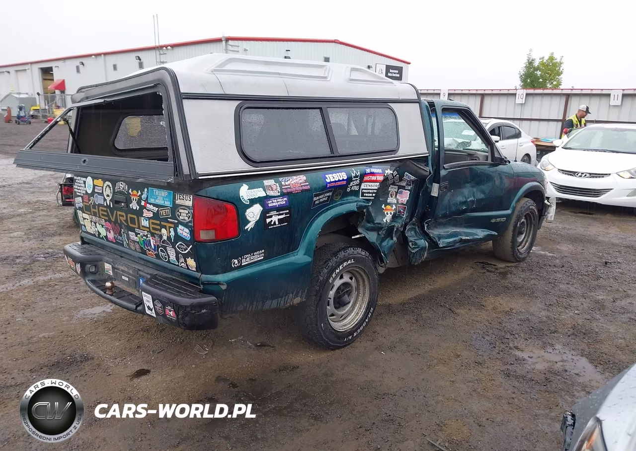 1998 Chevrolet S-10 Fleetside VIN:1GCCS14X2W8127847 - 4