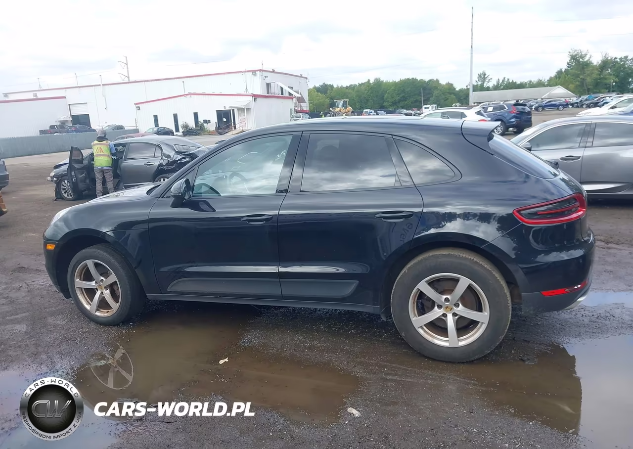 2017 Porsche Macan VIN:WP1AA2A57HLB04906 - 14