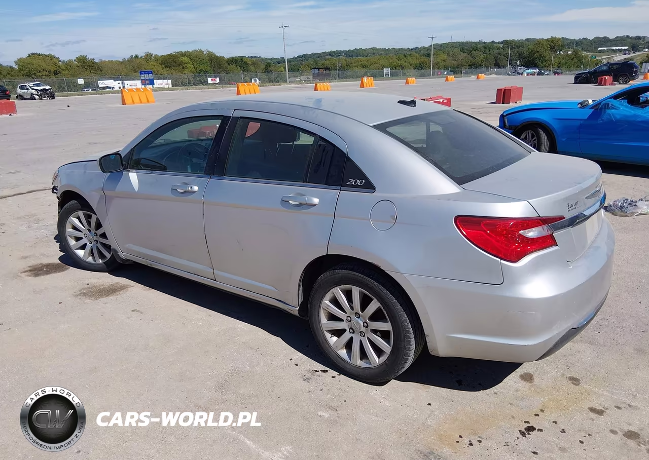 2011 Chrysler 200 Touring VIN:1C3BC1FB7BN589718 - 3