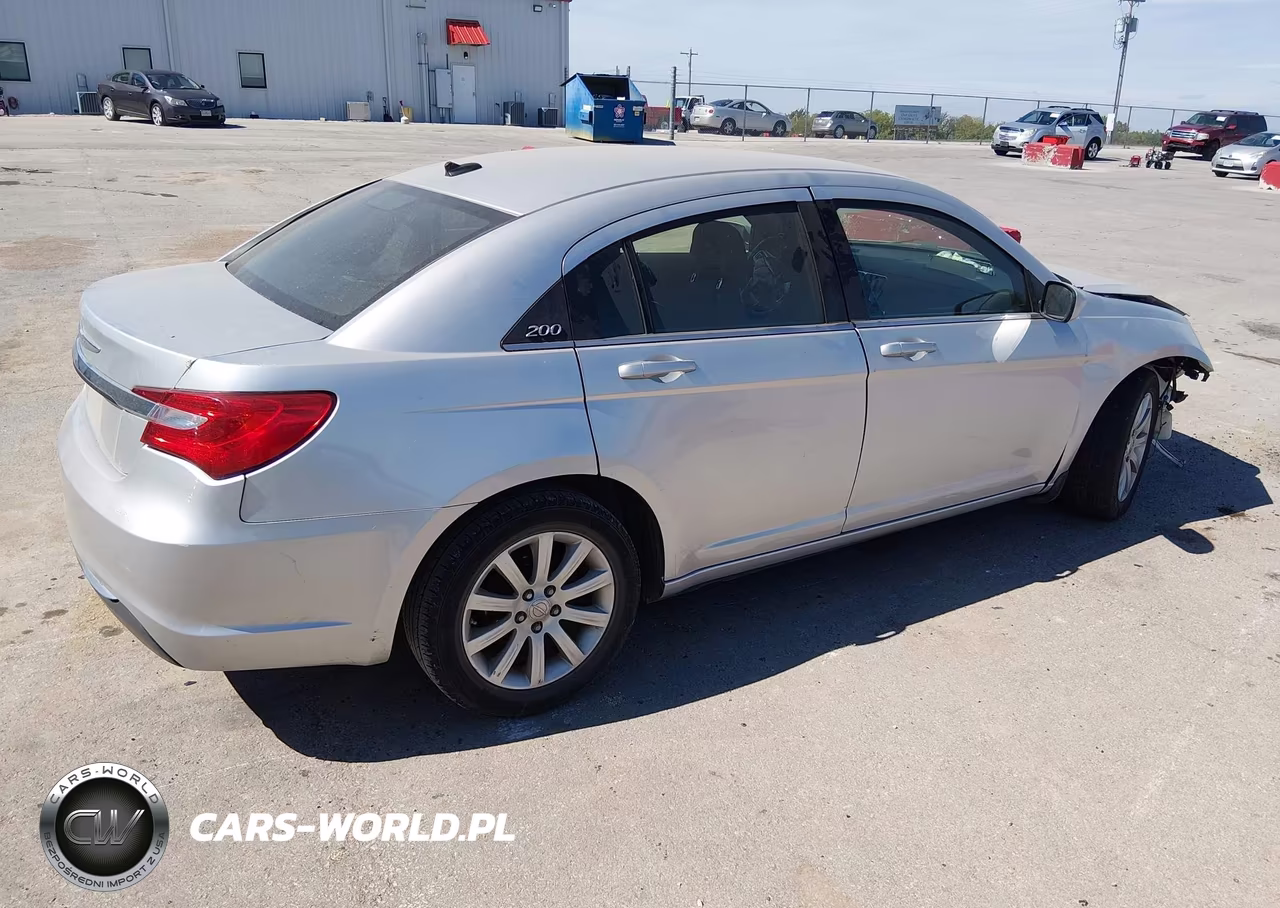 2011 Chrysler 200 Touring VIN:1C3BC1FB7BN589718 - 4
