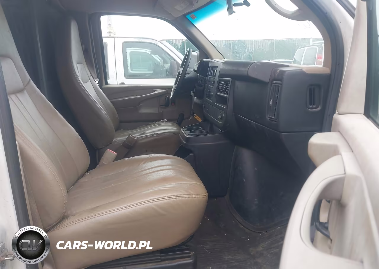 2010 Chevrolet Express 2500 Work Van VIN:1GCZGFDA8A1140124 - 5