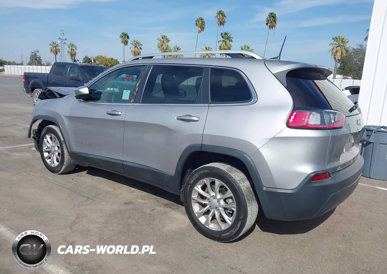 2019 Jeep Cherokee Latitude Fwd VIN:1C4PJLCB6KD261946 - 3