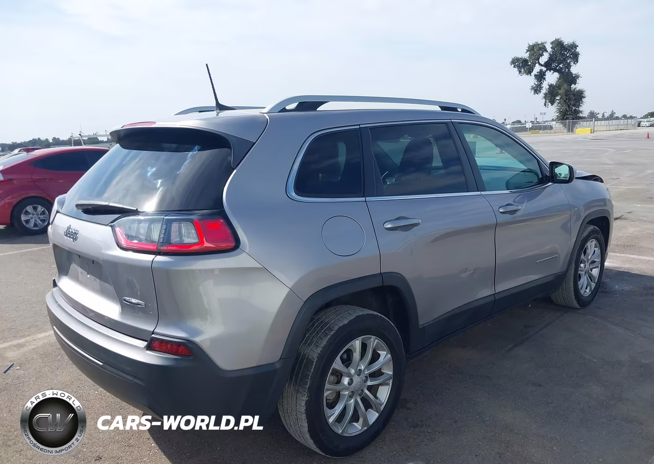 2019 Jeep Cherokee Latitude Fwd VIN:1C4PJLCB6KD261946 - 4
